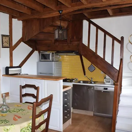 Maison De 2 Chambres Avec Piscine Partagee Jardin Clos Et Wifi A Saint Martin Des Entrees Holiday home *