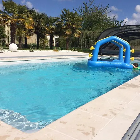בית נופש Maison De 2 Chambres Avec Piscine Partagee Jardin Clos Et Wifi A Saint Martin Des Entrees *