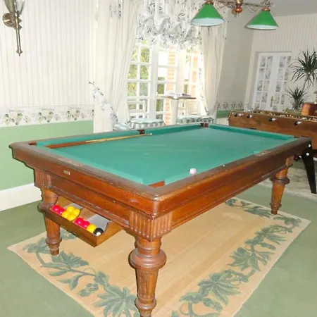 Maison De 2 Chambres Avec Piscine Partagee Jardin Clos Et Wifi A Saint Martin Des Entrees