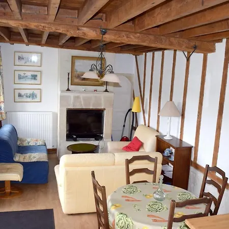 Maison De 2 Chambres Avec Piscine Partagee Jardin Clos Et Wifi A Saint Martin Des Entrees באיו