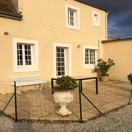 בית נופש Maison De 2 Chambres Avec Piscine Partagee Jardin Clos Et Wifi A Saint Martin Des Entrees *